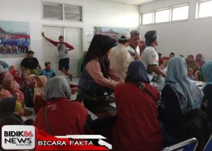 Distribusi Bansos di Banyusari Berlangsung Tertib, Penerima Manfaat Bersyukur