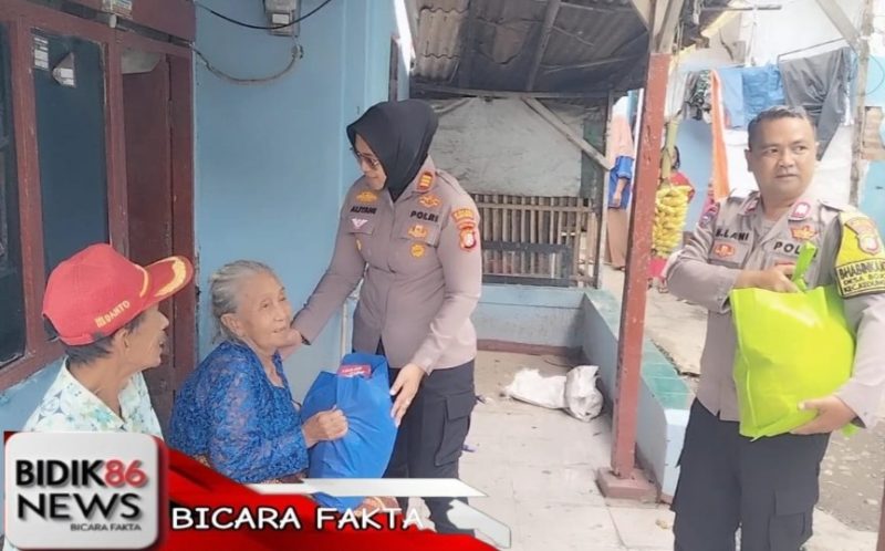 Kapolsek Kedung Waringin Pimpin Langsung Pembagian Bansos untuk Warga Kurang Mampu